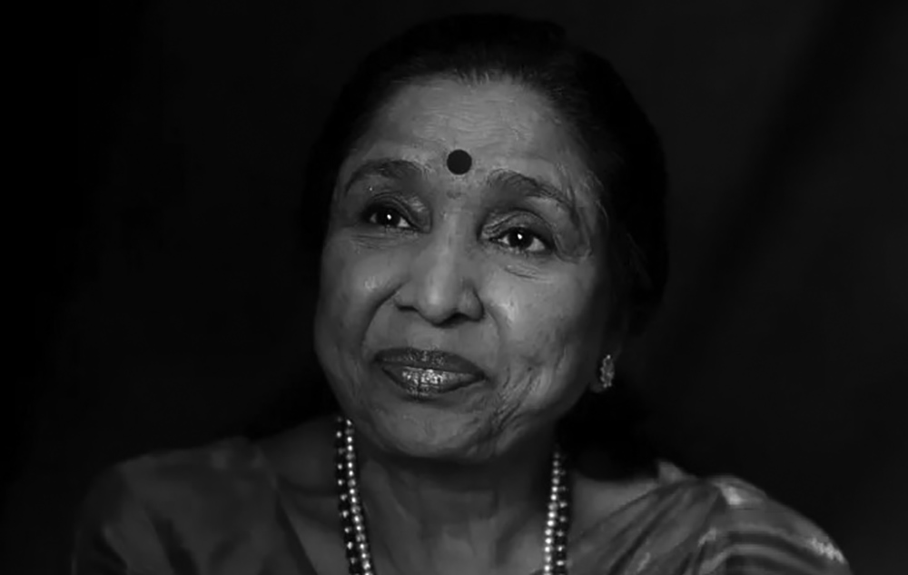 Indian singer Asha Bhosale passed away